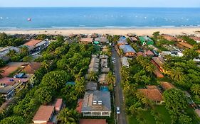 Foxoso Aaristo Baga Beach Resort